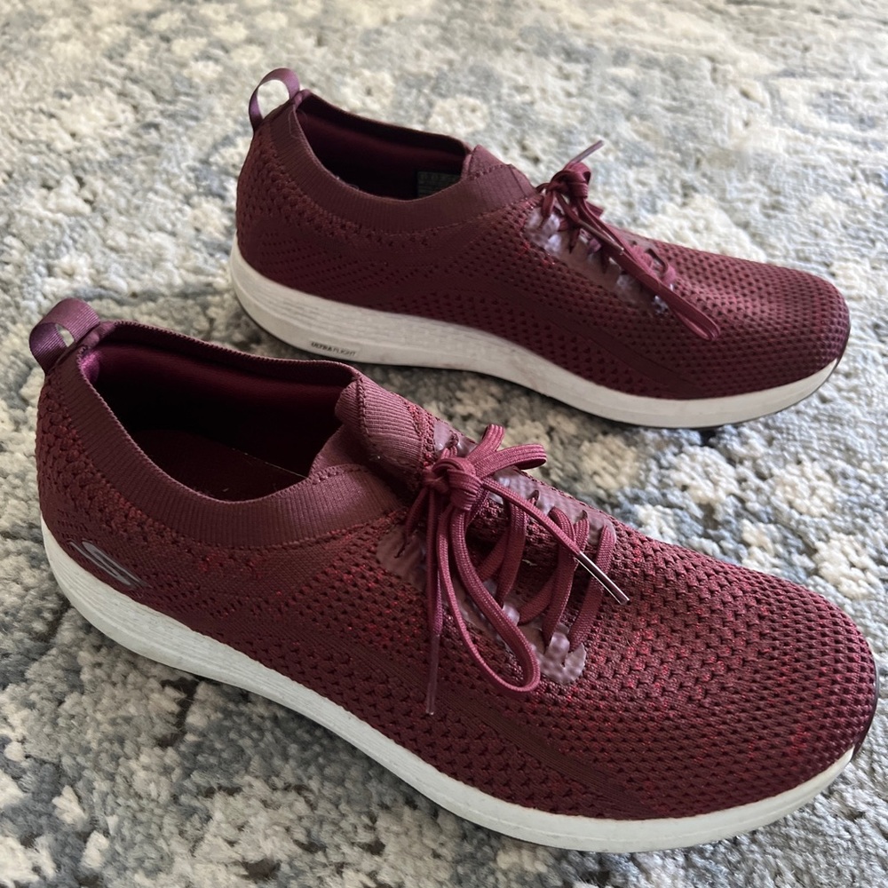 Skechers GOGOLF GOGAmax SPIKELESS golf shoe ultra flight BURGUNDY MAROON GLITTER
